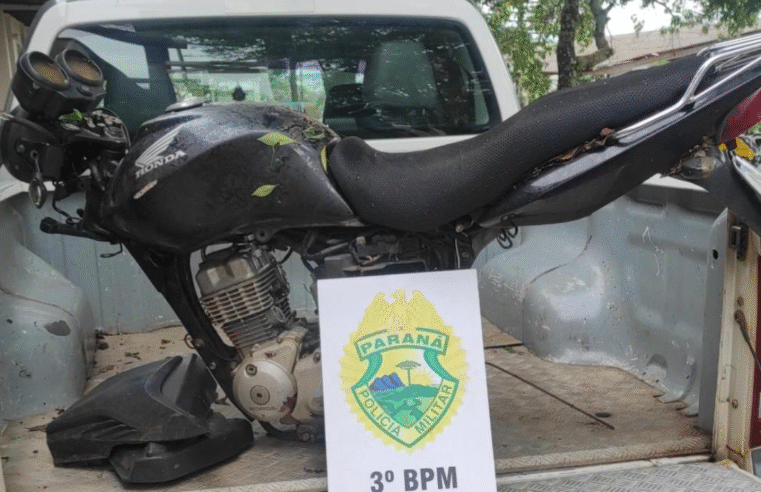 Motocicleta furtada é localizada depenada na zona rural de Pato Branco