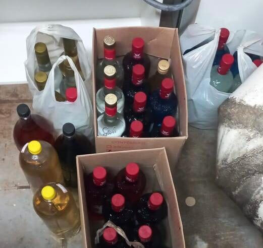 Vigilância Sanitária e Procon apreendem bebidas em distribuidora de Pato Branco