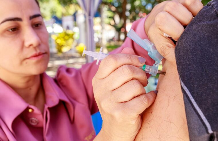 Saúde realiza multivacinação no Dia D do Outubro Rosa