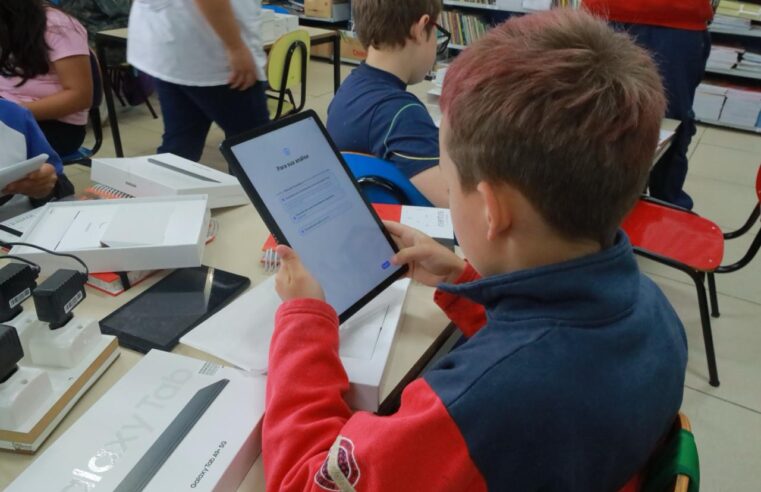 Pato Branco recebe novos tablets para o Projeto Letramento Digital nas escolas municipais