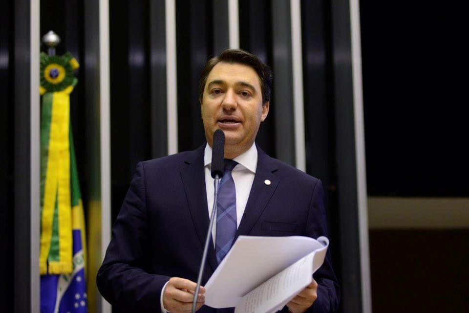 Deputado Fernando Giacbo deixa presidência do PL Paraná e se desfilia do partido