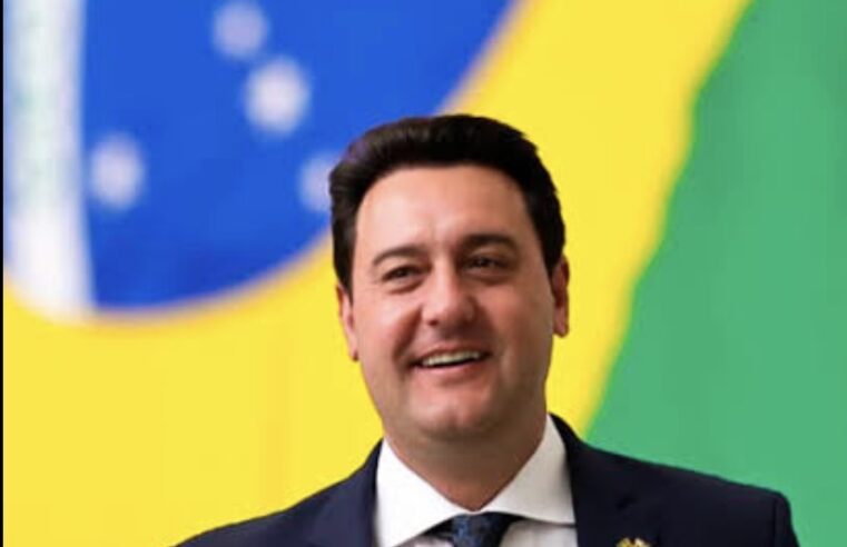 Ratinho desiste da corrida ao Planalto