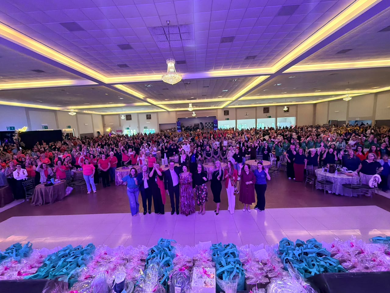 Maior evento feminino do Paraná reúne mais de 2.500 mulheres em Francisco Beltrão