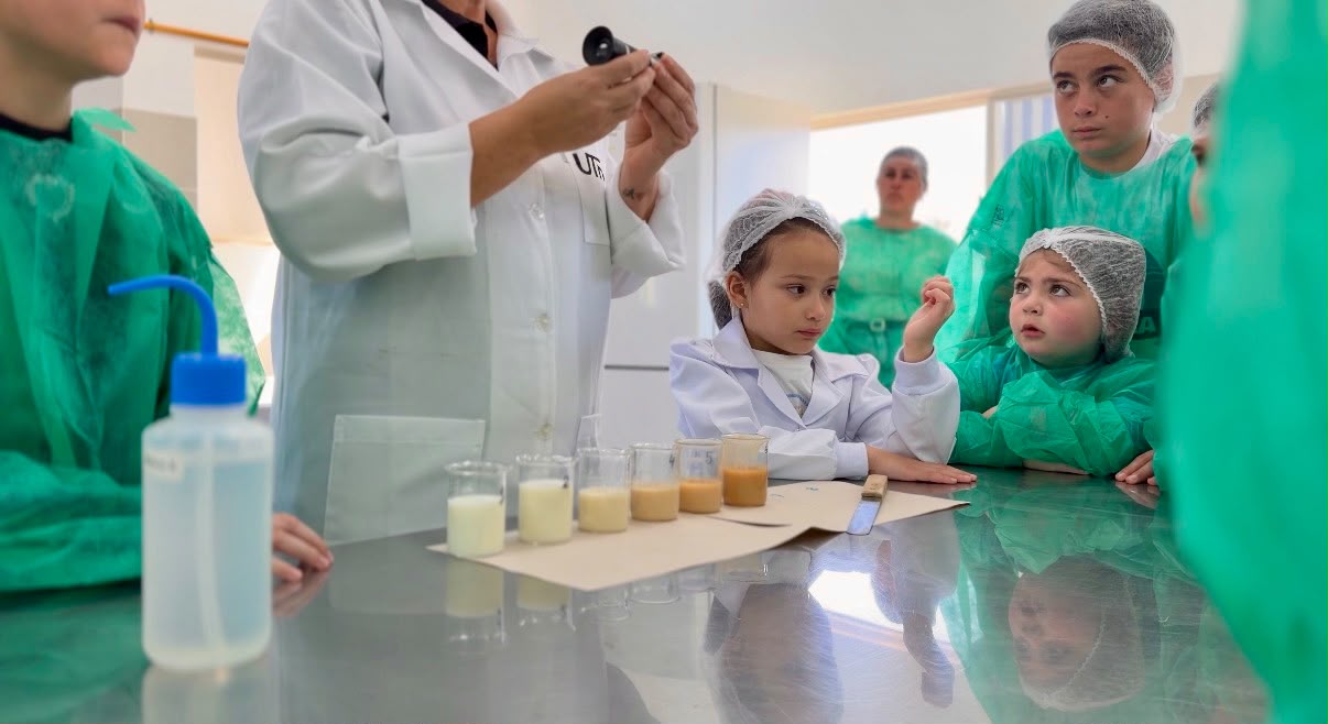 Clube da Bezerra promove oficina de iogurte e doce de leite para crianças e adolescentes