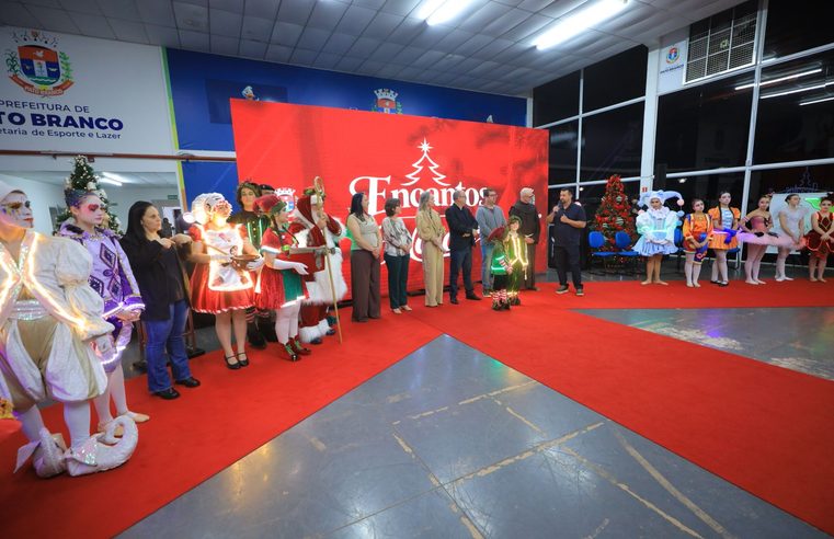 Pato Branco lança Encantos de Natal com desfile inspirado em “Um Novo Conto de Natal”