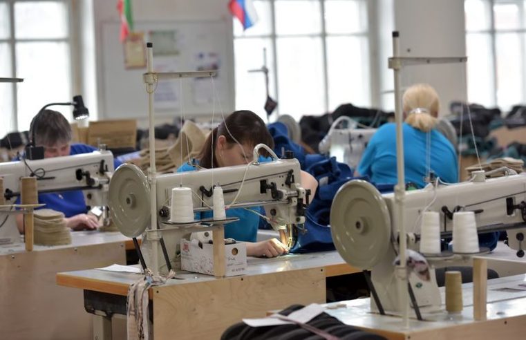 Projeto cria política nacional de valorização de costureiras