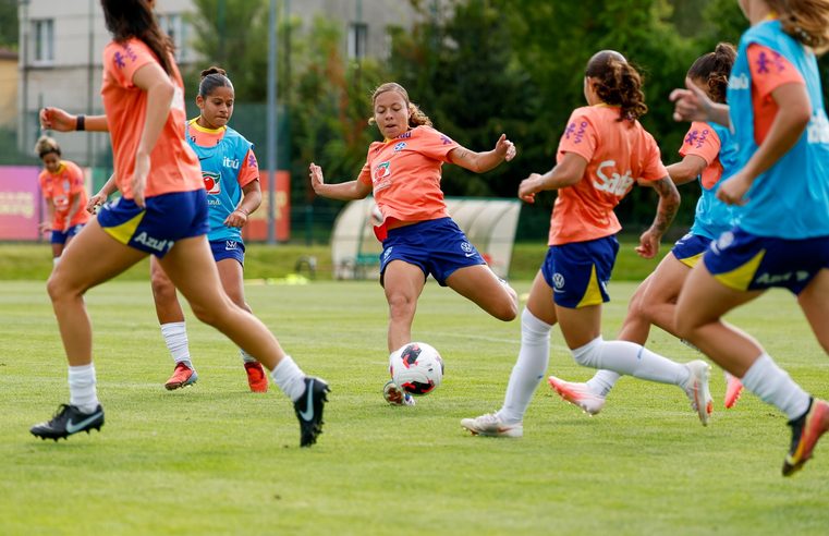 Lei torna futebol feminino prioridade na política de esporte