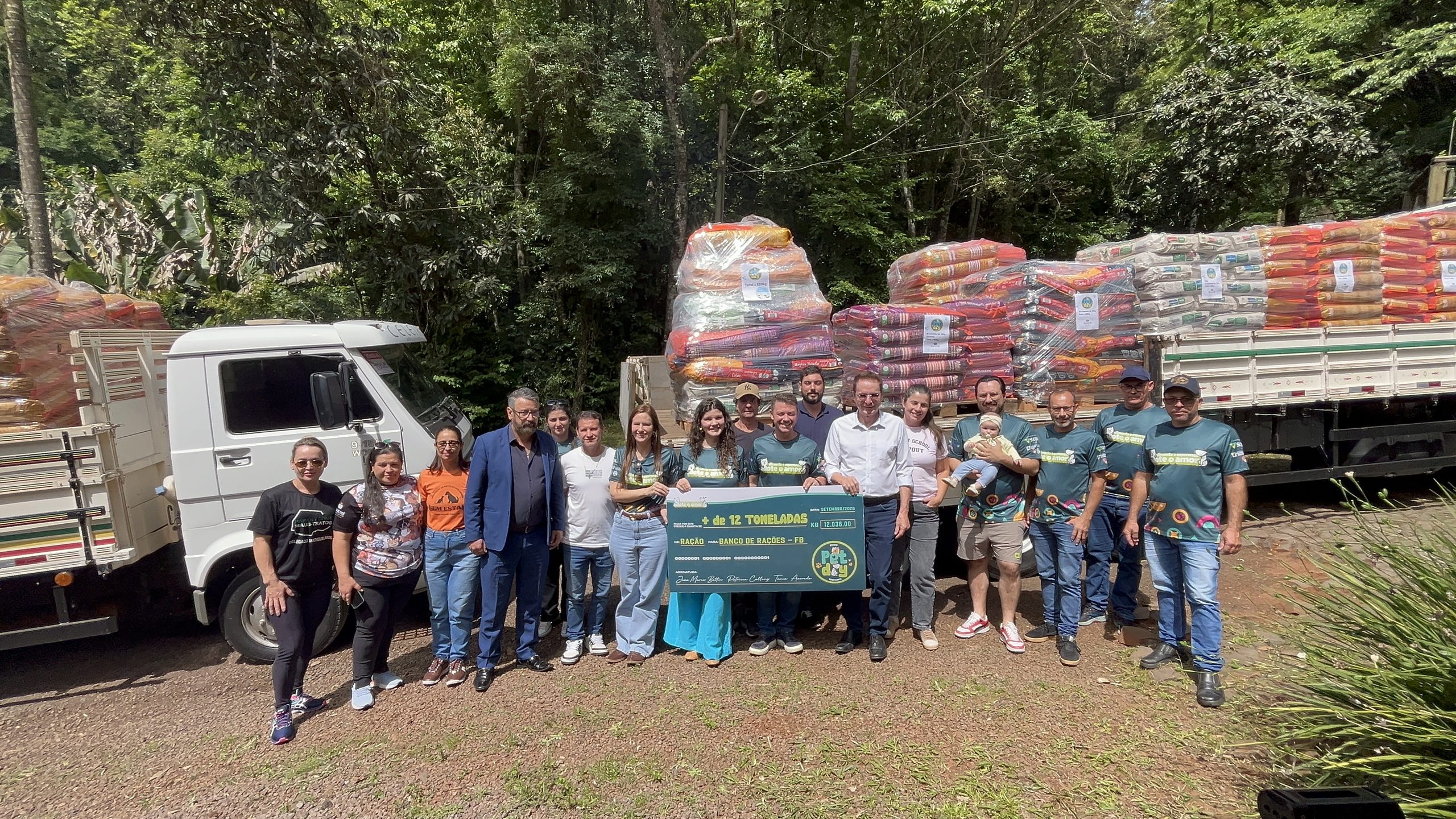 PET DAY arrecada mais de 12 toneladas de ração para animais de Francisco Beltrão