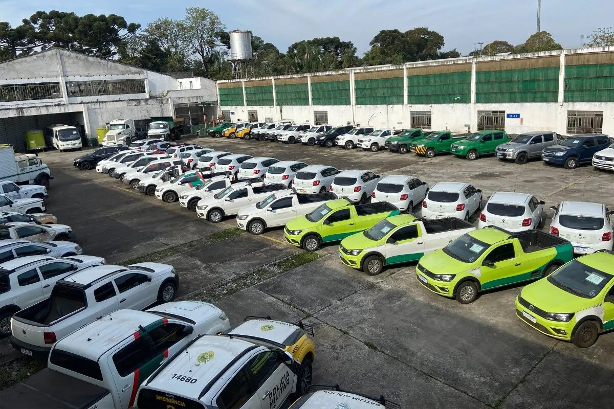 Leilão no PR: 92 carros oficiais a partir de R$ 1,6 mil