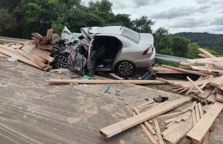 Acidente com caminhão deixa feridos no Paraná